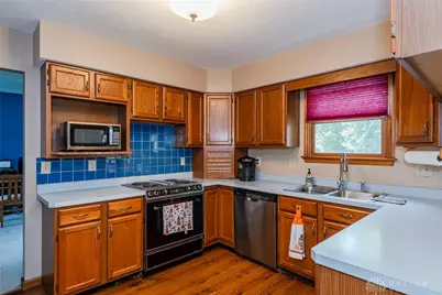 10053 Village Tree Court, Miamisburg, OH 45342 - Photo 11