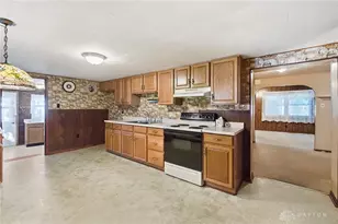 13 N Maple St, Jamestown Vlg, OH 45335 - Photo 9