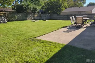 7310 Greydale Dr, Huber Heights, OH 45424 - Photo 11