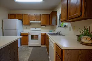 8860 Christygate Ln, Huber Heights, OH 45424 - Photo 9