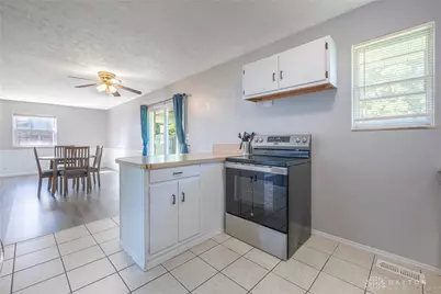 5933 Carnation Road, West Carrollton, OH 45449 - Photo 7