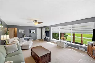 186 Meadow Ln, Springfield, OH 45505 - Photo 9