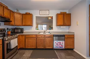 8030 Chipgate Ct, Huber Heights, OH 45424 - Photo 7