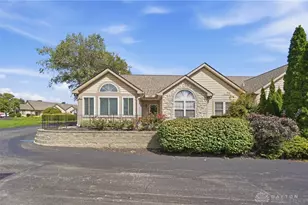 124 Villa Pointe Dr Dr, Springboro, OH 45066 - Photo 1