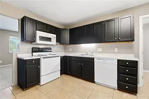 2600 Tangy Ct, Harrison Twp, OH 45414 - Photo 13