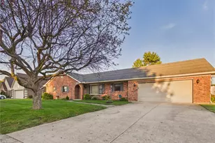 115 Willow Dr, Greenville, OH 45331 - Photo 3