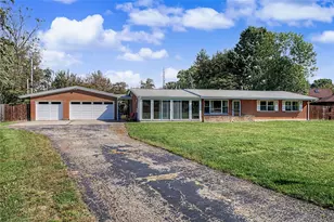 9082 Mary Haynes Dr, Centerville, OH 45458 - Photo 3