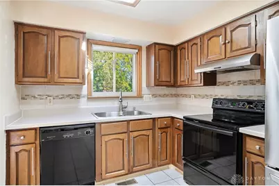 421 Greenport Drive, West Carrollton, OH 45449 - Photo 17