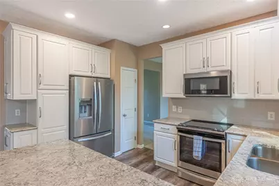 10640 Summer Park Way, Dayton, OH 45458 - Photo 15