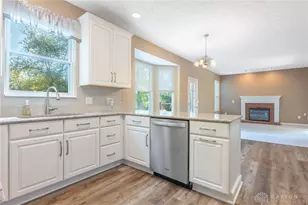 10640 Summer Park Way, Dayton, OH 45458 - Photo 17