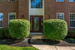 90 Triple Crown Cir, Springboro, OH 45066 - Photo 3
