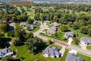 1568 Creekwood Dr, Troy, OH 45373 - Photo 5