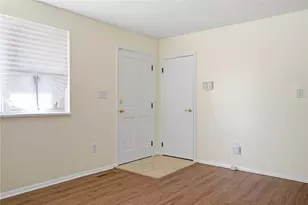 634 Omar Cir, Yellow Springs Vlg, OH 45387 - Photo 9