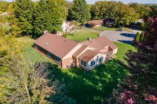 650 Oakwood Ct, Troy, OH 45373 - Photo 7