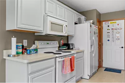 6854 Sun Ridge Drive, Waynesville, OH 45068 - Photo 9
