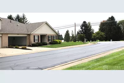 4000 Twin Lakes Circle, Englewood, OH 45315 - Photo 5