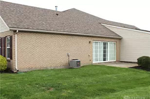 4000 Twin Lakes Cir, Englewood, OH 45315 - Photo 7