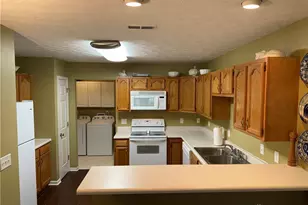 4000 Twin Lakes Cir, Englewood, OH 45315 - Photo 23