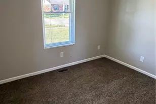 7701 Sebring Dr, Huber Heights, OH 45424 - Photo 9