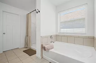 10042 Washington Gln Dr, Washington Twp, OH 45458 - Photo 47
