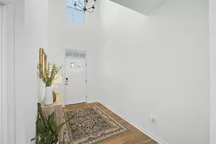 10042 Washington Gln Dr, Washington Twp, OH 45458 - Photo 11
