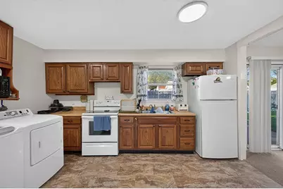 5301 Pickford Drive, Dayton, OH 45432 - Photo 9