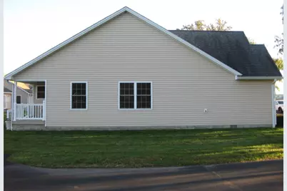 523 Golden Crossing #525, Eaton, OH 45320 - Photo 7