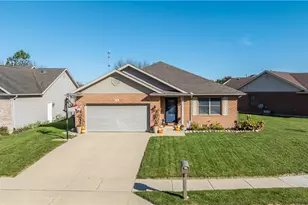 421 Clover Hill Dr, Tipp City, OH 45371 - Photo 5