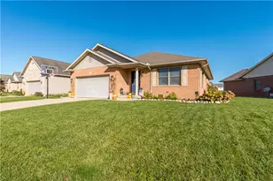421 Clover Hill Dr, Tipp City, OH 45371 - Photo 3
