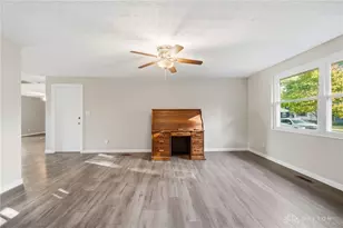 304 Waterford Dr, Dayton, OH 45458 - Photo 9