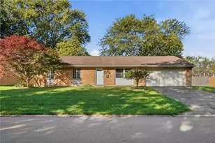 304 Waterford Dr, Dayton, OH 45458 - Photo 1