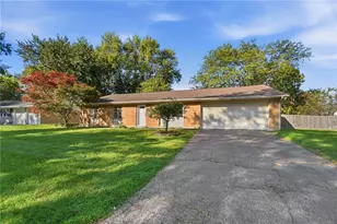 304 Waterford Dr, Dayton, OH 45458 - Photo 3