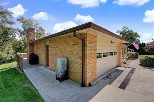 4070 Woodedge Dr, Bellbrook, OH 45305 - Photo 5