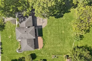 202 Whittington Dr, Centerville, OH 45459 - Photo 3