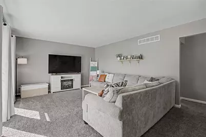 195 Barrington Drive, Hamilton, OH 45013 - Photo 9