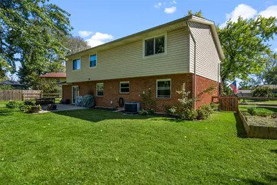 623 Lake Forest Drive, West Carrollton, OH 45449 - Photo 5