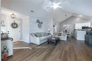 16 Scarborough Village Dr, Dayton, OH 45458 - Photo 3