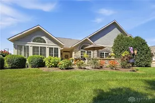 108 Scarborough Village Dr, Washington Twp, OH 45458 - Photo 7
