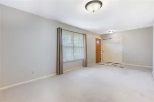 486 Peachcreek Rd, Dayton, OH 45458 - Photo 3