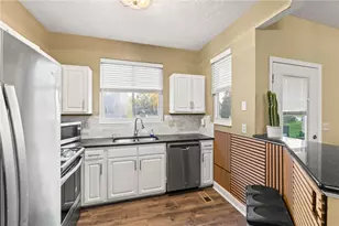 9444 Captiva Bay Dr, Miami Township, OH 45342 - Photo 9