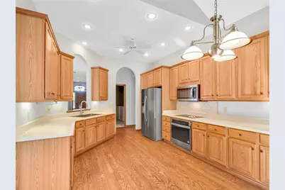 1048 Greenskeeper Way, Centerville, OH 45458 - Photo 3