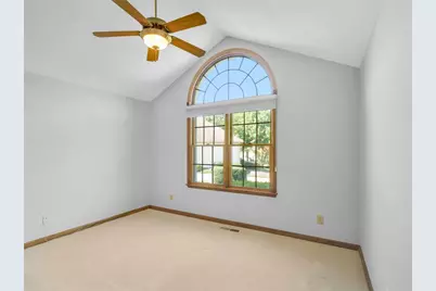 1048 Greenskeeper Way, Centerville, OH 45458 - Photo 19