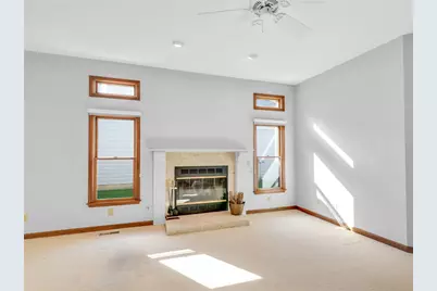 1048 Greenskeeper Way, Centerville, OH 45458 - Photo 13