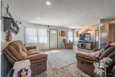 1046 Campbell Avenue, New Carlisle, OH 45344 - Photo 9