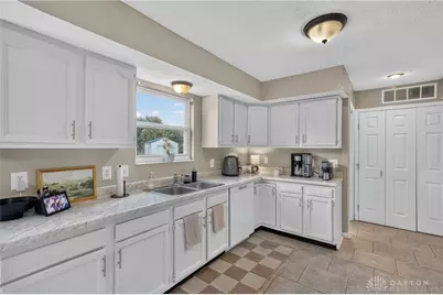 4235 Coach Light Trail, Dayton, OH 45424 - Photo 23