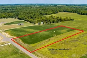 366 Maple Pt Ct, Wilmington, OH 45177 - Photo 1