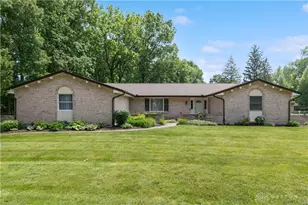 560 Roselake Dr, Centerville, OH 45458 - Photo 1