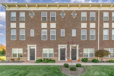 902 Brownstone Row, Springboro, OH 45066 - Photo 1