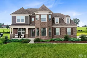 1835 Woodgrove Dr, Springboro, OH 45066 - Photo 1