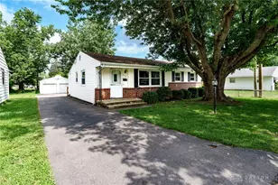 718 MacArthur Way, Washington Court House, OH 43160 - Photo 1